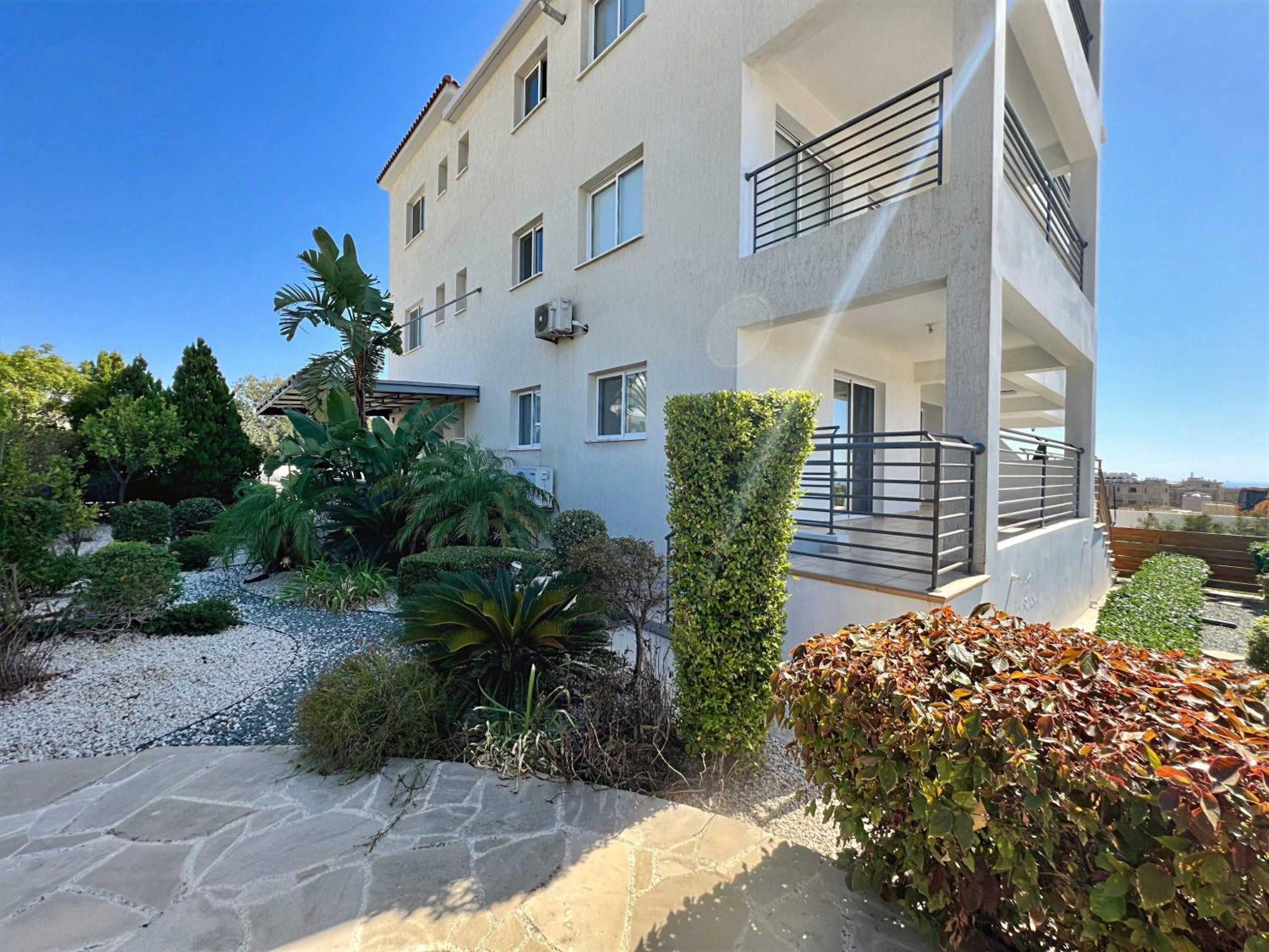 Spacious Sea View Apartment Klorakas Екстериор снимка