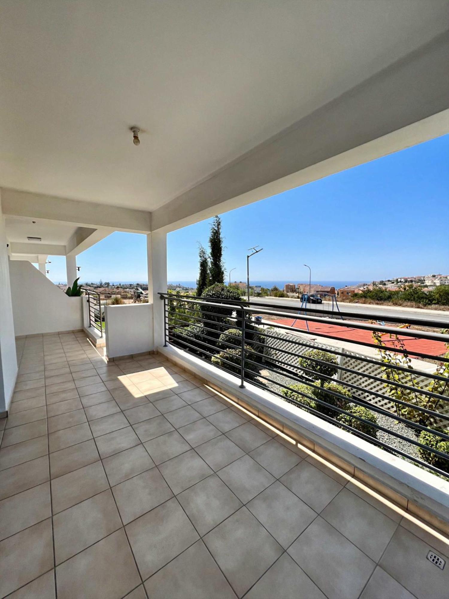 Spacious Sea View Apartment Klorakas Екстериор снимка